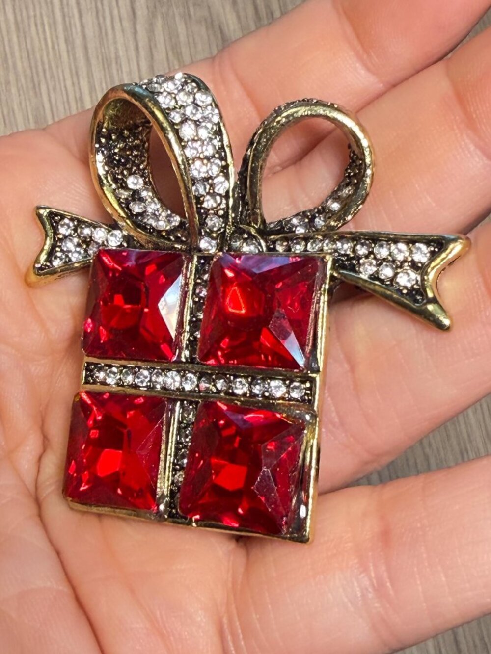 Gift Box Brooch Red Rhinestone Christmas Present Holiday Pin - Picture 6 of 6